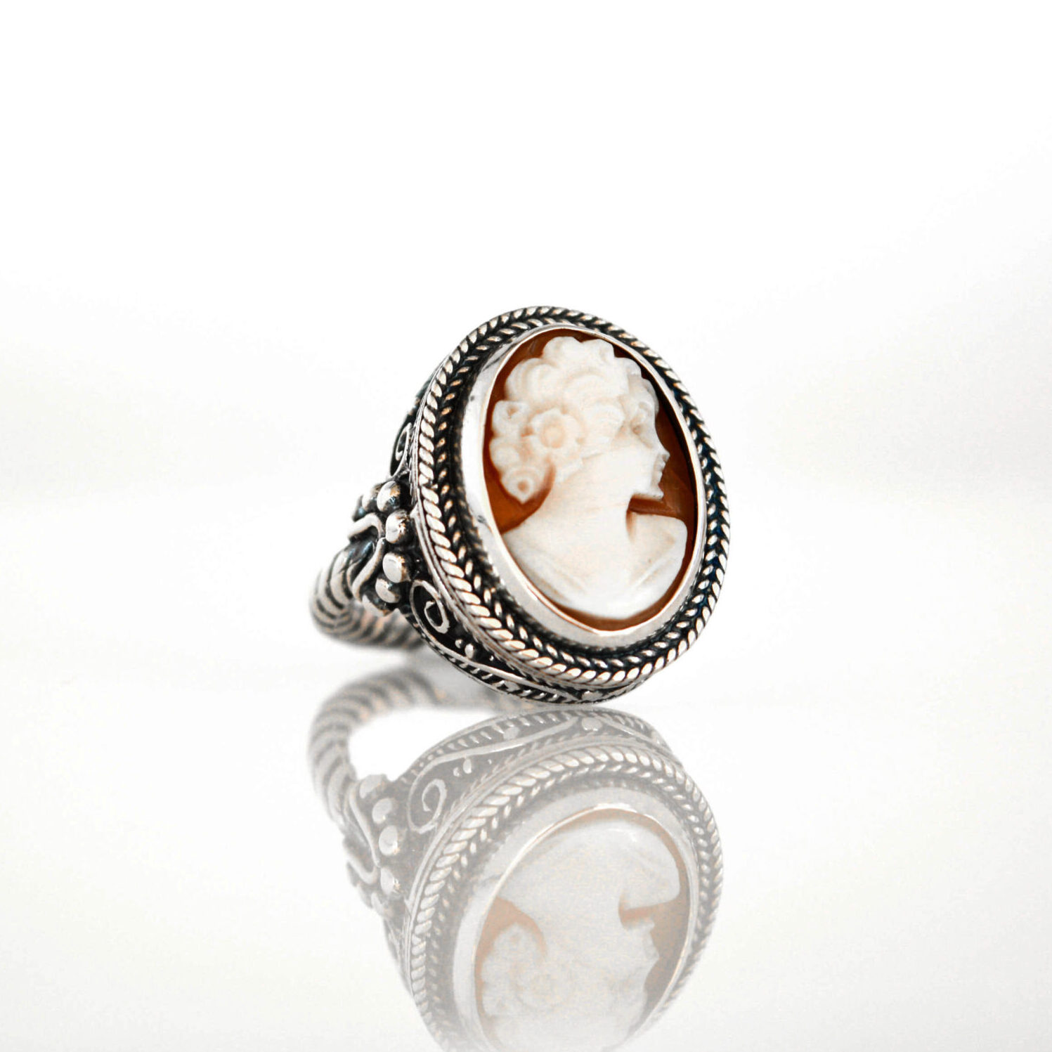 Blue Cameo Ring in Antique Silver | Ragtrader Vintage